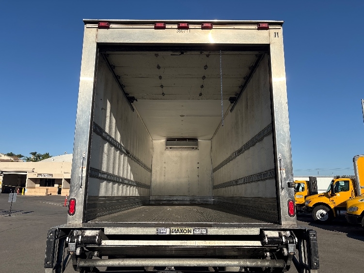 2020 Hino 268 in Torrance, CA — photo 8