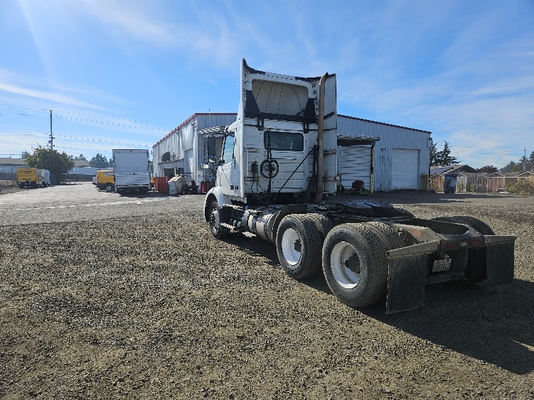 2020 Volvo VNR 640 in Tumwater, WA — photo 5