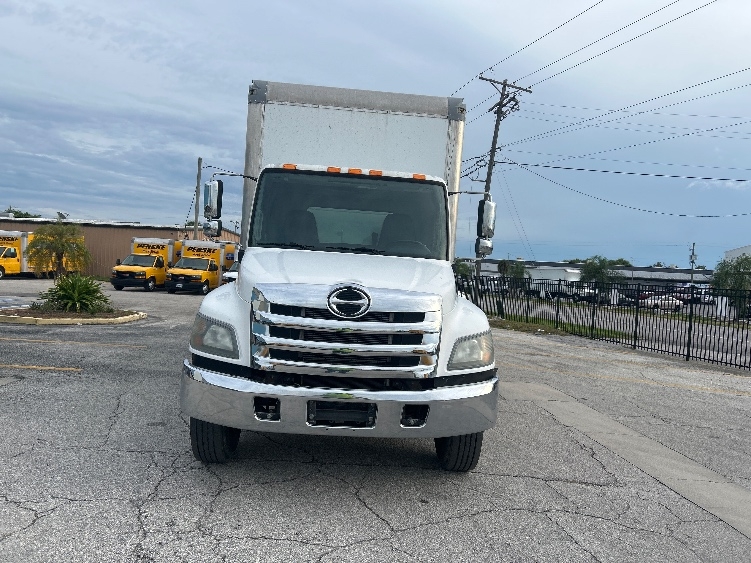 2020 Hino 268 in Tampa, FL — photo 2