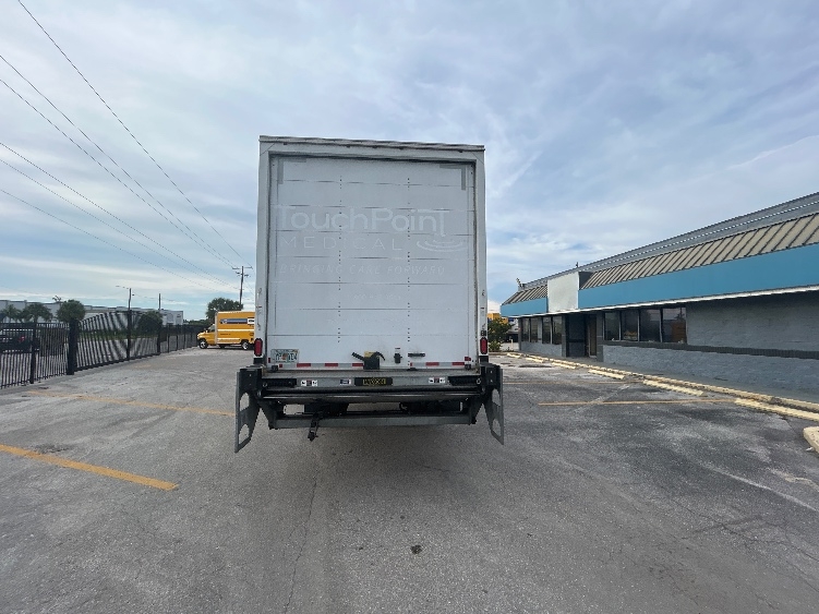 2020 Hino 268 in Tampa, FL — photo 7