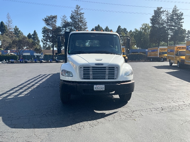 2020 Freightliner eM2 in West Sacramento, CA — photo 2