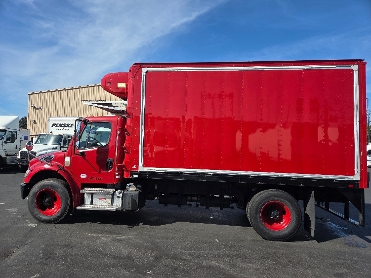 2021 Freightliner eM2 in Kent, WA — photo 4
