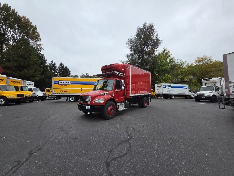 2021 Freightliner eM2 in Tukwila, WA — photo 3