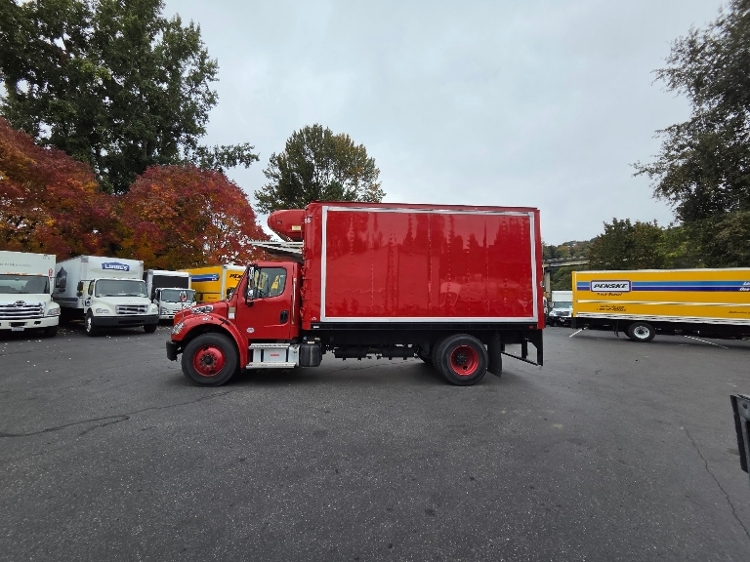 2021 Freightliner eM2 in Tukwila, WA — photo 4