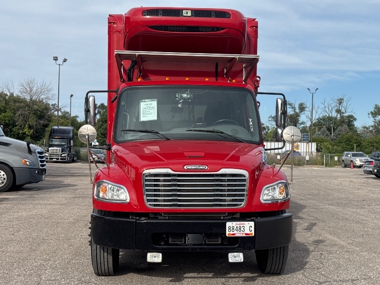2021 Freightliner eM2 in Kansas City, MO — photo 2