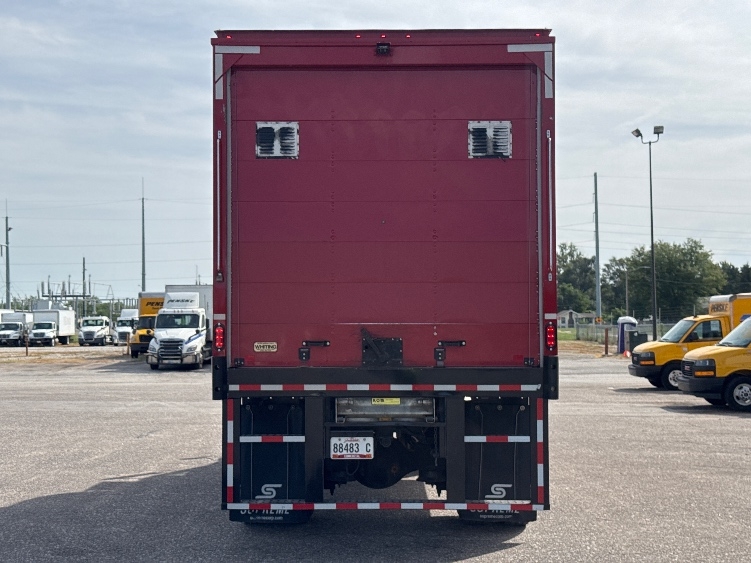 2021 Freightliner eM2 in Kansas City, MO — photo 7