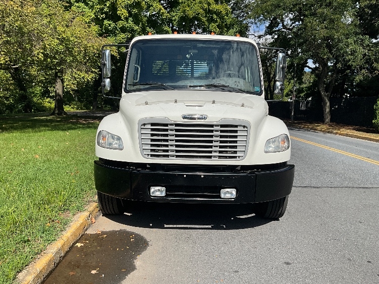 2020 Freightliner eM2 in Reading, PA — photo 2
