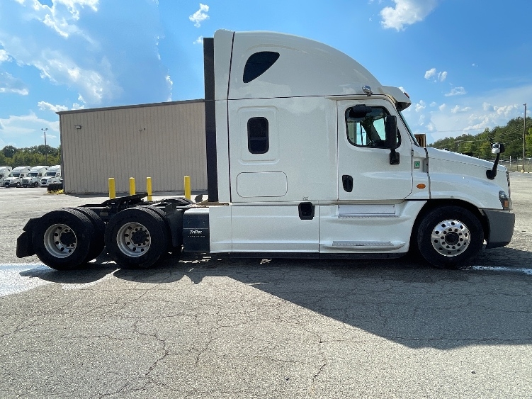 2020 Freightliner Cascadia in Greensboro, NC — photo 8