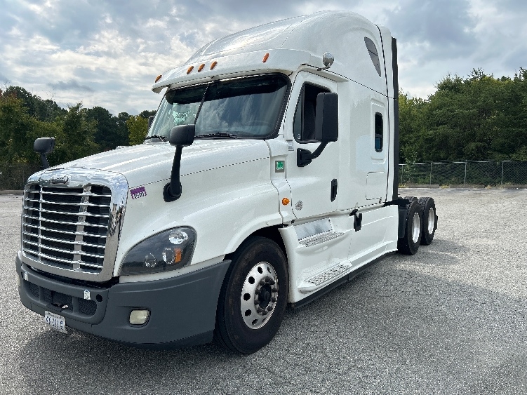 2020 Freightliner Cascadia in Greensboro, NC — photo 3