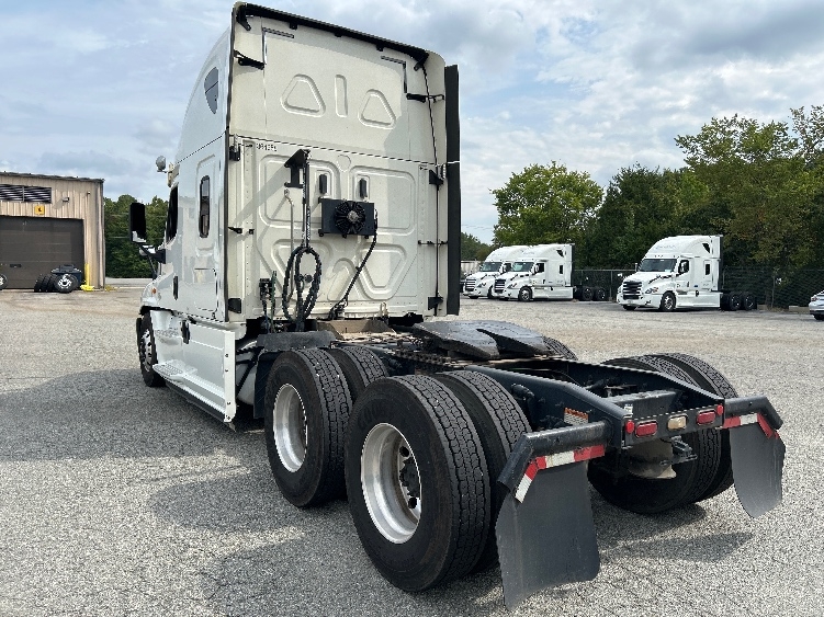 2020 Freightliner Cascadia in Greensboro, NC — photo 5