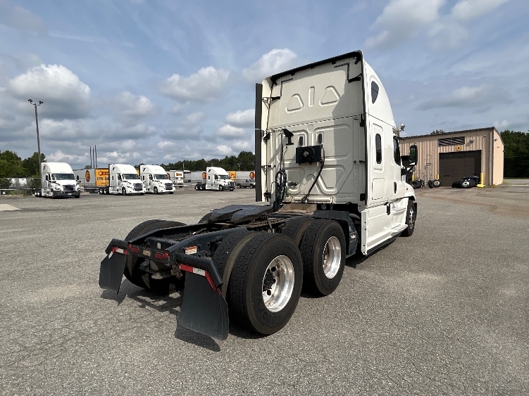 2020 Freightliner Cascadia in Greensboro, NC — photo 7