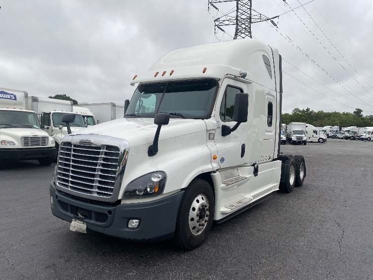 2020 Freightliner Cascadia in Greensboro, NC — photo 3