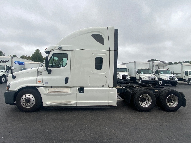 2020 Freightliner Cascadia in Greensboro, NC — photo 4
