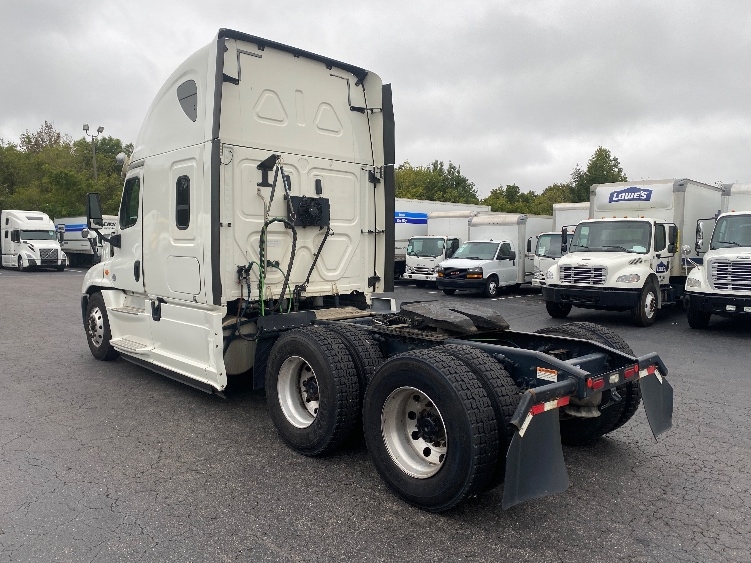 2020 Freightliner Cascadia in Greensboro, NC — photo 5