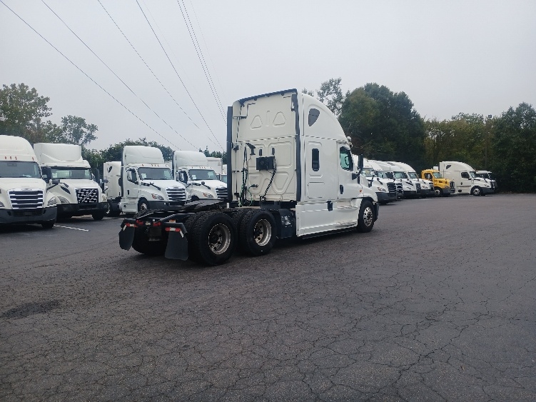 2020 Freightliner Cascadia in Greensboro, NC — photo 7