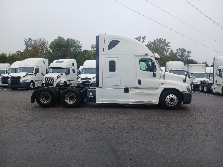2020 Freightliner Cascadia in Greensboro, NC — photo 8