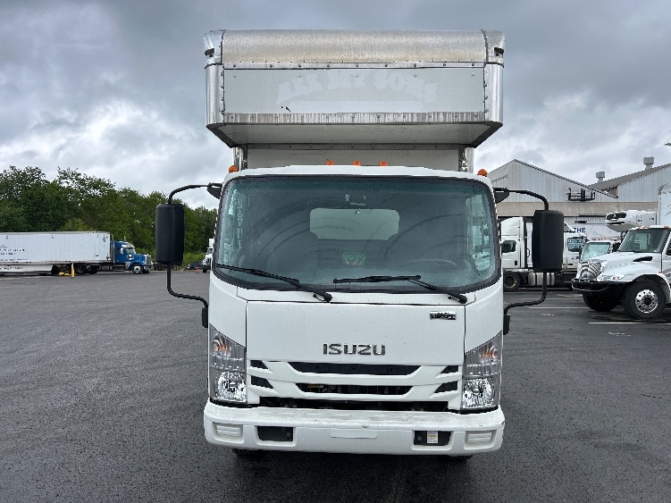 2020 Isuzu NRR in Akron, OH — photo 2
