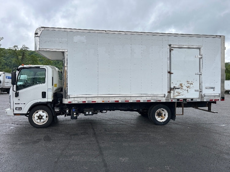 2020 Isuzu NRR in Akron, OH — photo 4