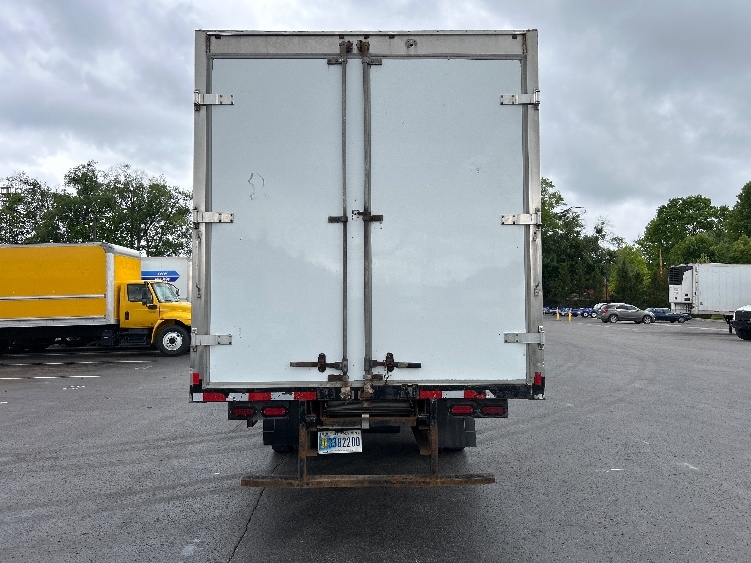 2020 Isuzu NRR in Akron, OH — photo 7