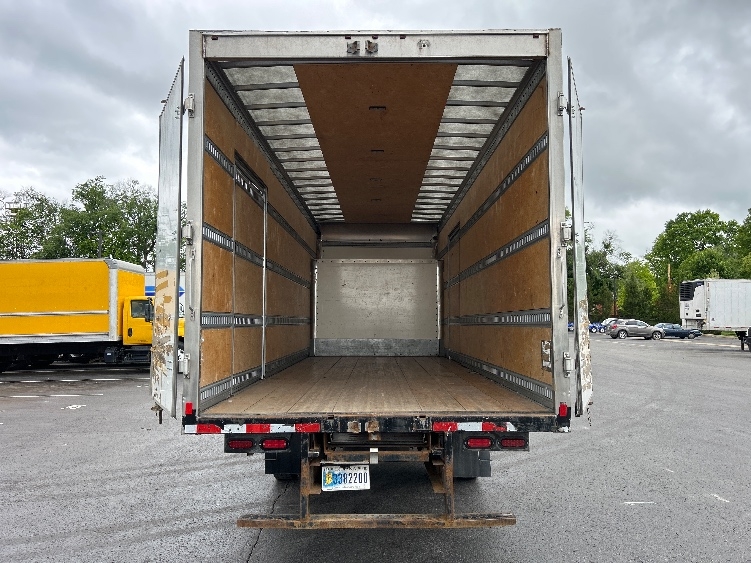 2020 Isuzu NRR in Akron, OH — photo 8