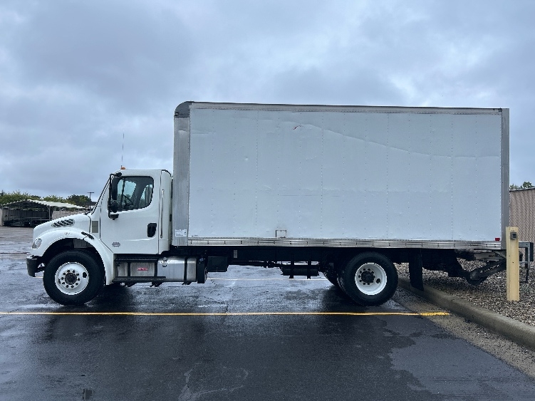 2020 Freightliner eM2 in Gahanna, OH — photo 4