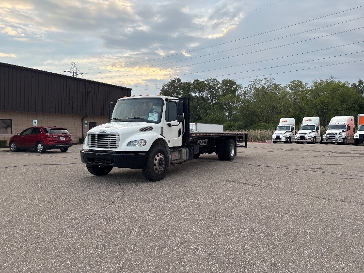 2020 Freightliner eM2 in Lansing, MI — photo 3