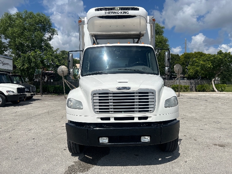 2020 Freightliner eM2 in Pompano Beach, FL — photo 2