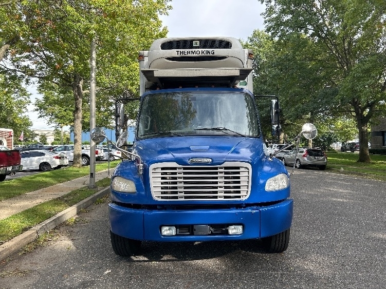 2020 Freightliner eM2 in West Babylon, NY — photo 2