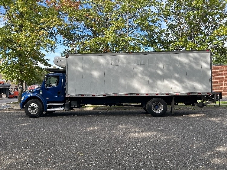 2020 Freightliner eM2 in West Babylon, NY — photo 4