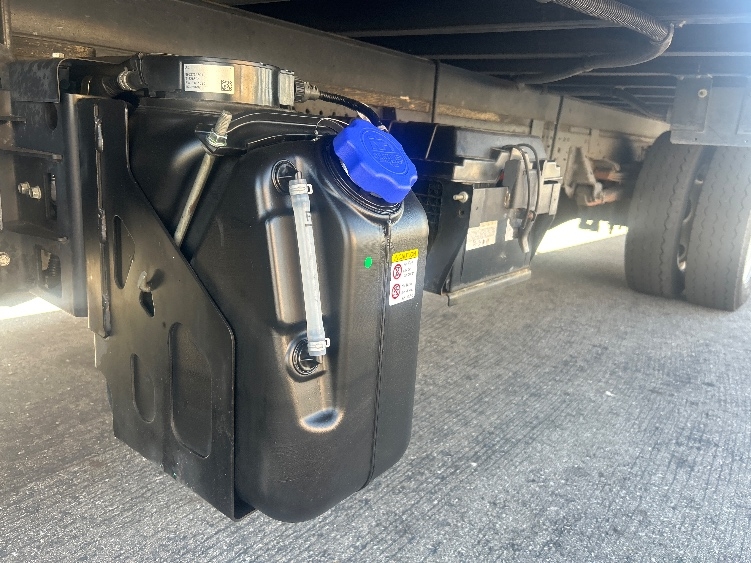 2020 Isuzu NRR in Torrance, CA — photo 5