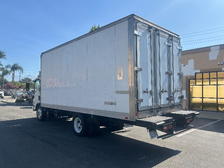 2020 Isuzu NRR in Torrance, CA — photo 6