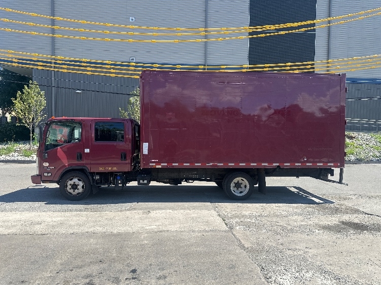 2020 Isuzu NQR in Elmsford, NY — photo 4