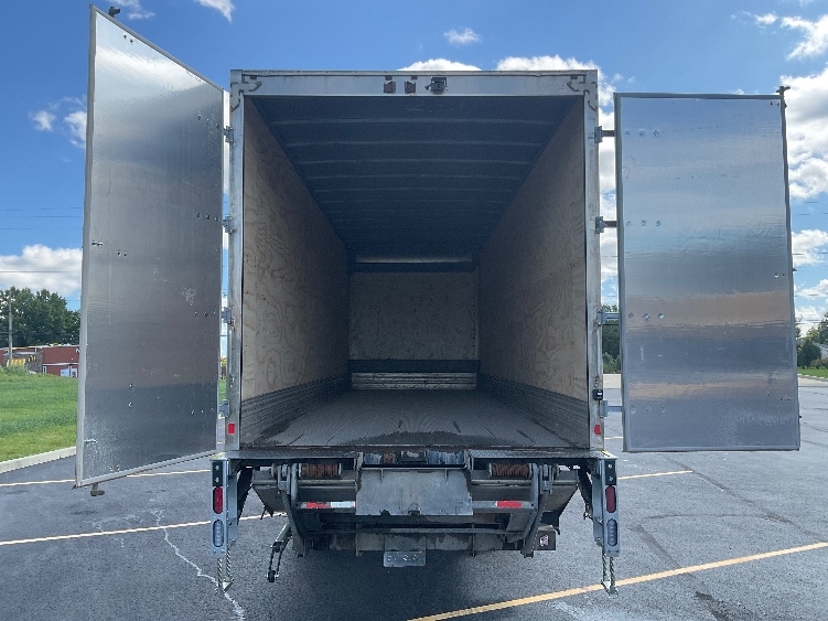 2020 Freightliner eM2 in Akron, OH — photo 8