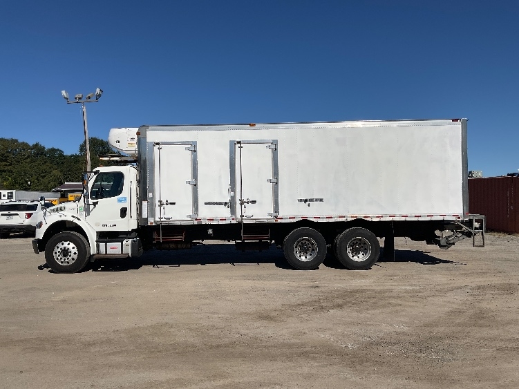 2021 Freightliner eM2 in Braintree, MA — photo 4