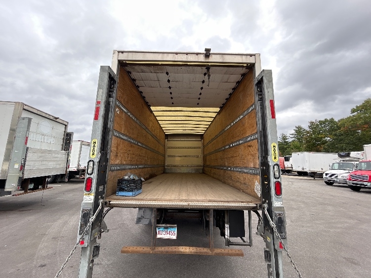 2021 Hino L6 in Londonderry, NH — photo 8