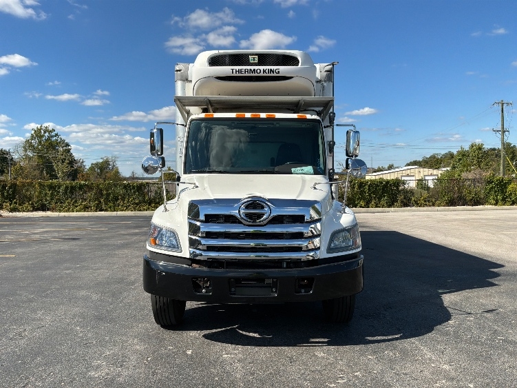 2021 Hino L7 in Piqua, OH — photo 2