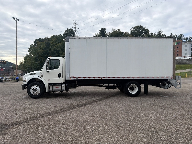 2021 Freightliner eM2 in Cross Lanes, WV — photo 4