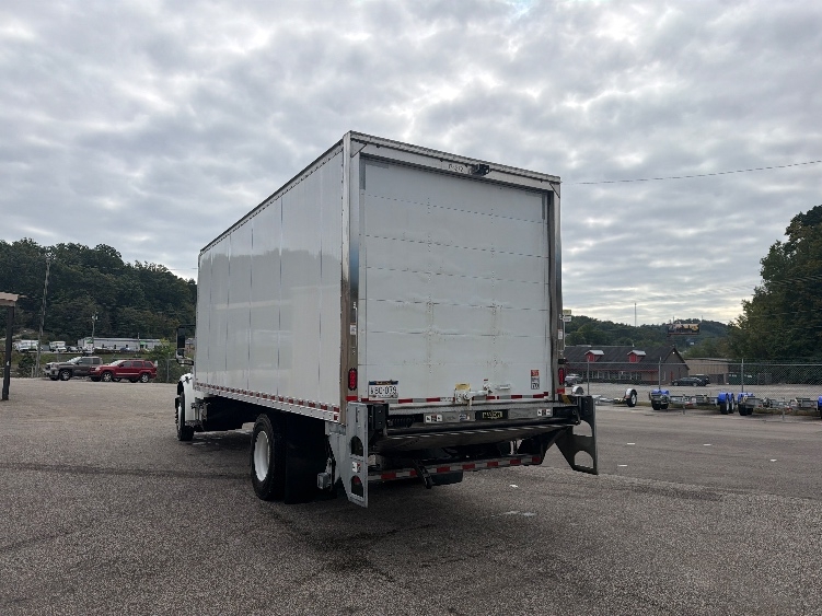 2021 Freightliner eM2 in Cross Lanes, WV — photo 6