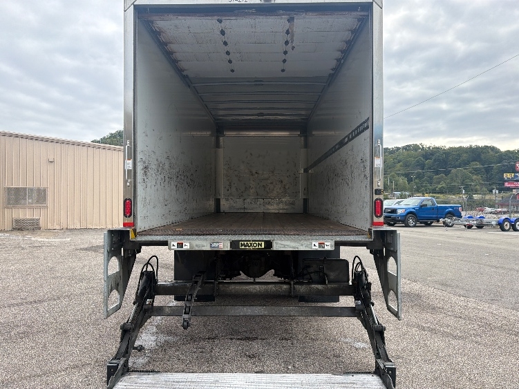 2021 Freightliner eM2 in Cross Lanes, WV — photo 8