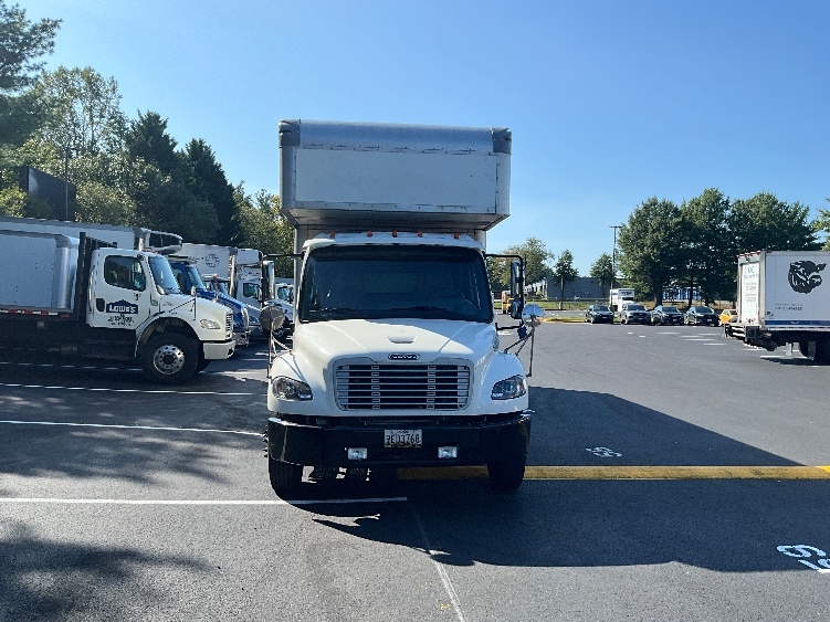 2021 Freightliner eM2 in Capitol Heights, MD — photo 2