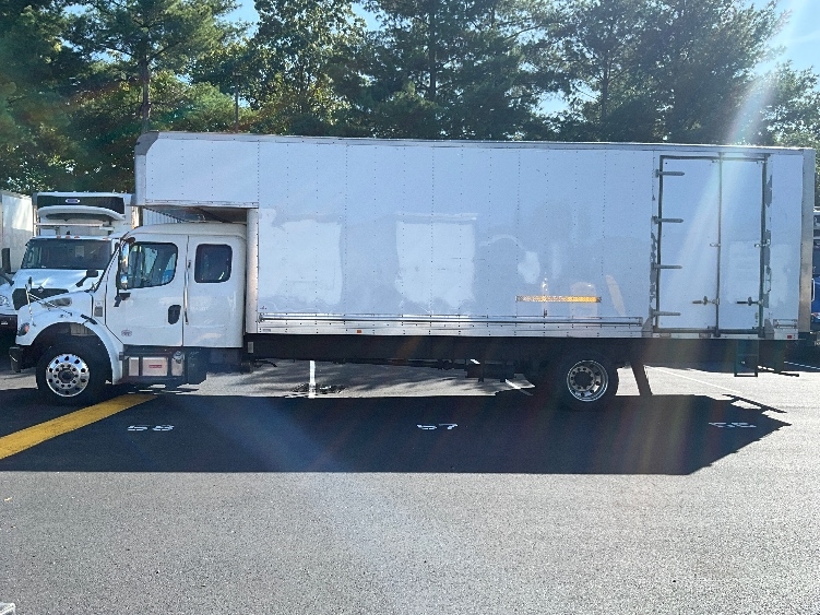 2021 Freightliner eM2 in Capitol Heights, MD — photo 4