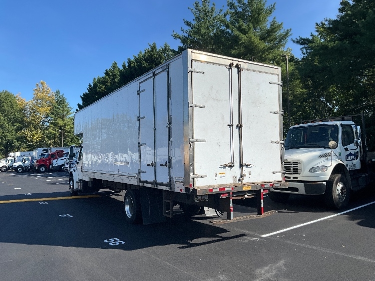 2021 Freightliner eM2 in Capitol Heights, MD — photo 6