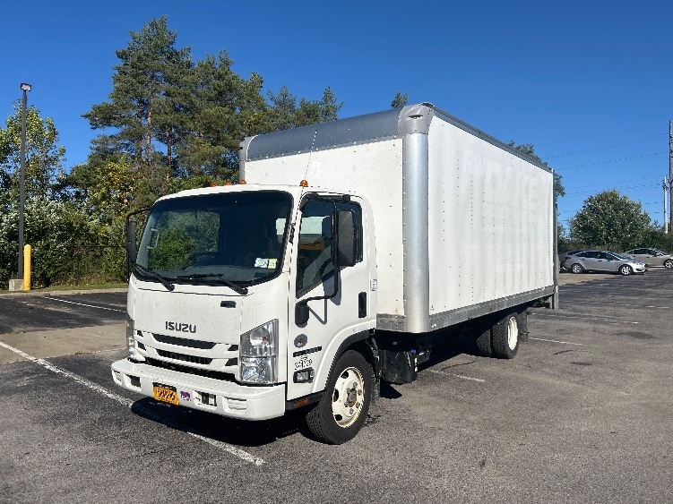 2020 Isuzu NRR in Fredonia, NY — photo 3