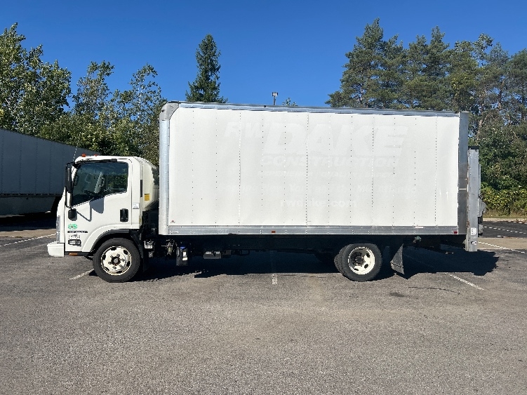 2020 Isuzu NRR in Fredonia, NY — photo 4