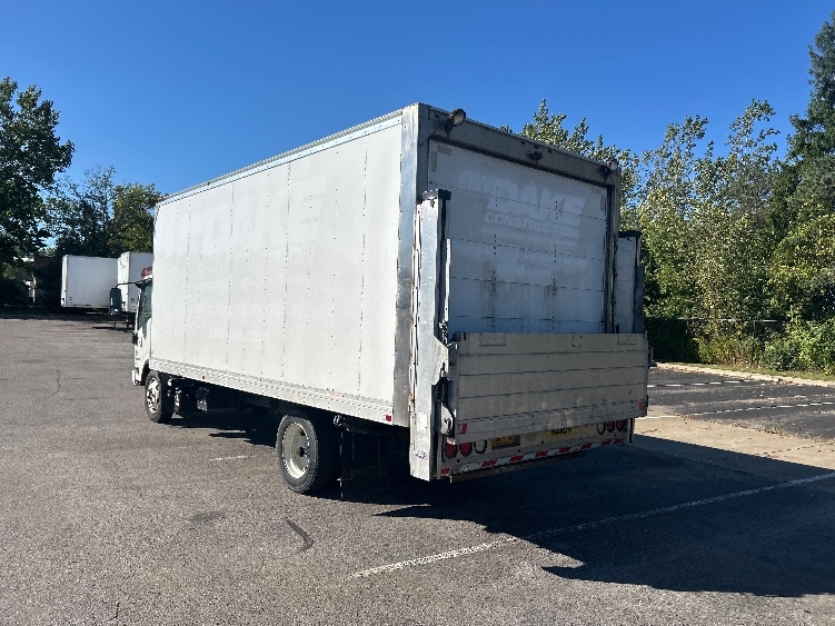 2020 Isuzu NRR in Fredonia, NY — photo 6