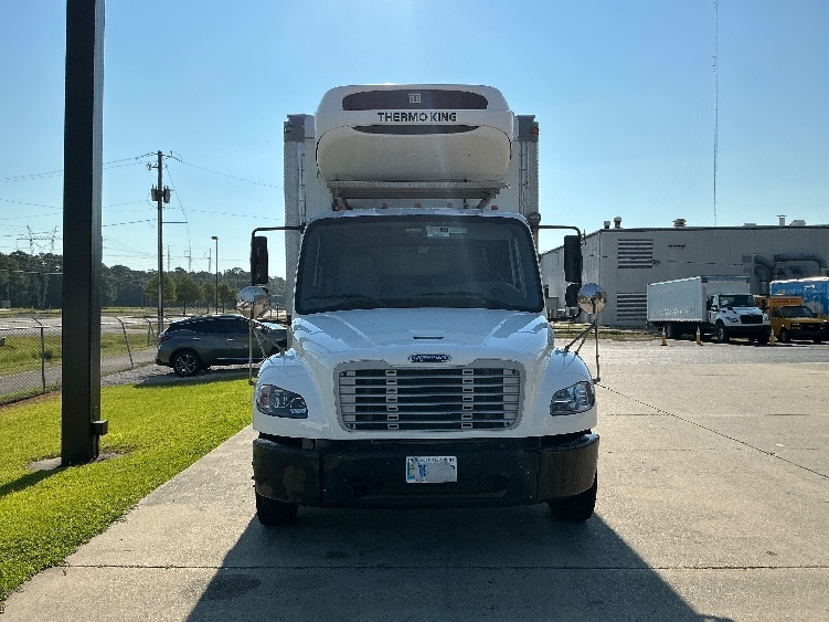 2021 Freightliner eM2 in Gulfport, MS — photo 2