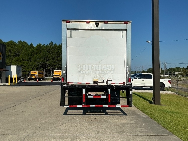2021 Freightliner eM2 in Gulfport, MS — photo 7