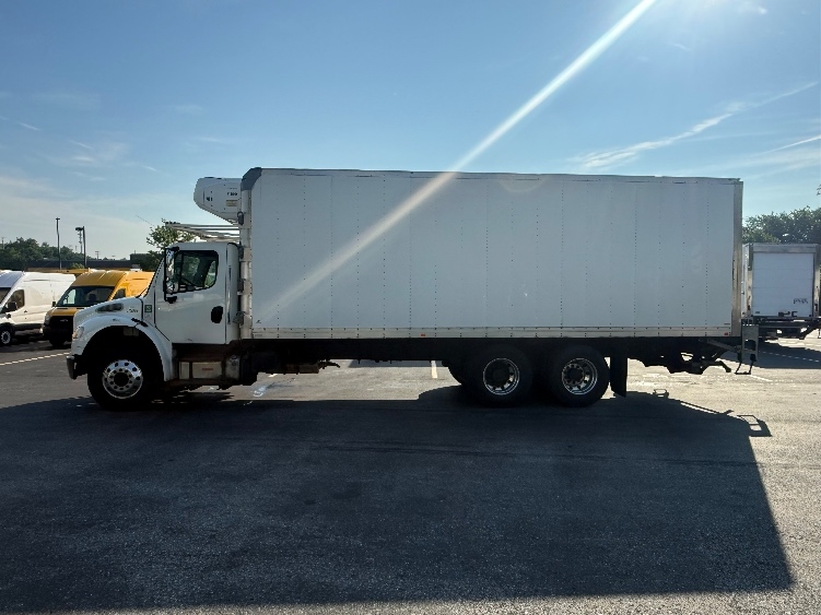 2021 Freightliner eM2 in Eden, MD — photo 4