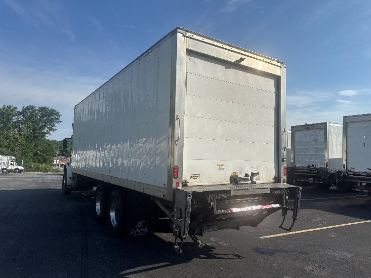 2021 Freightliner eM2 in Eden, MD — photo 6