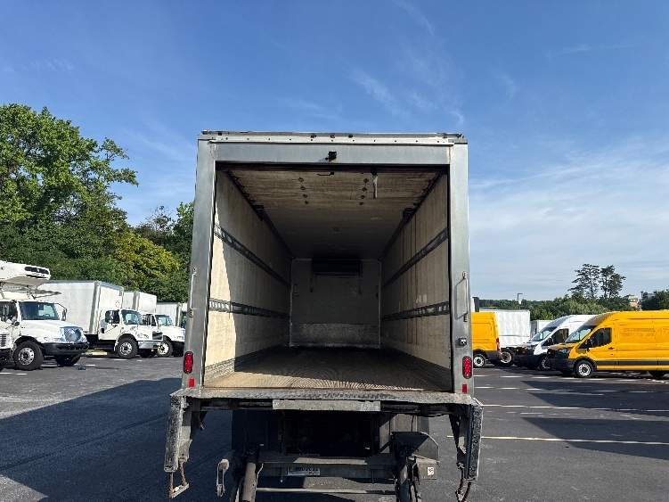 2021 Freightliner eM2 in Eden, MD — photo 8